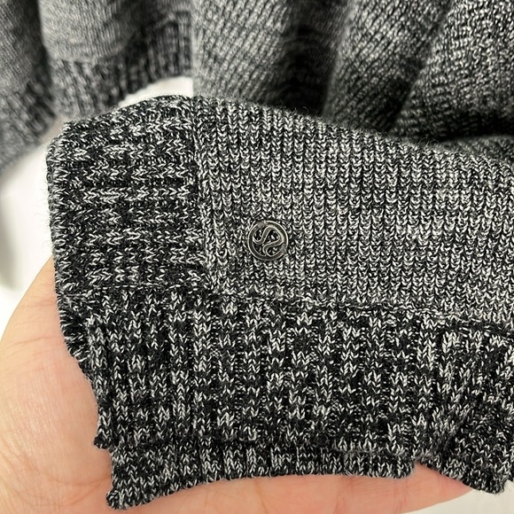 Lululemon Divinity Poncho Charcoal Grey size One Size‎ fits most - Picture 4 of 8